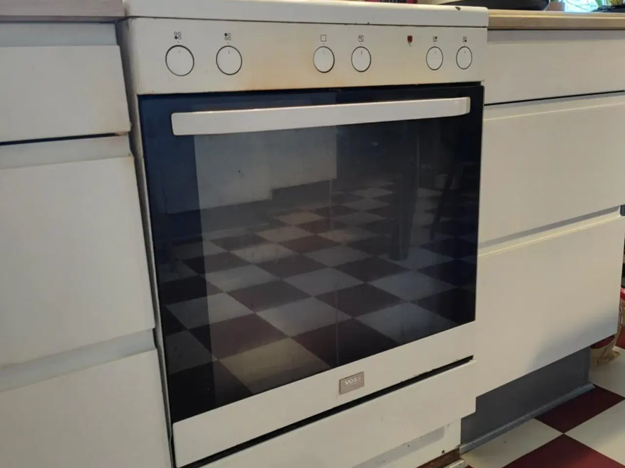 Billede 2 - Køleskab, opvaskemaskine og komfur