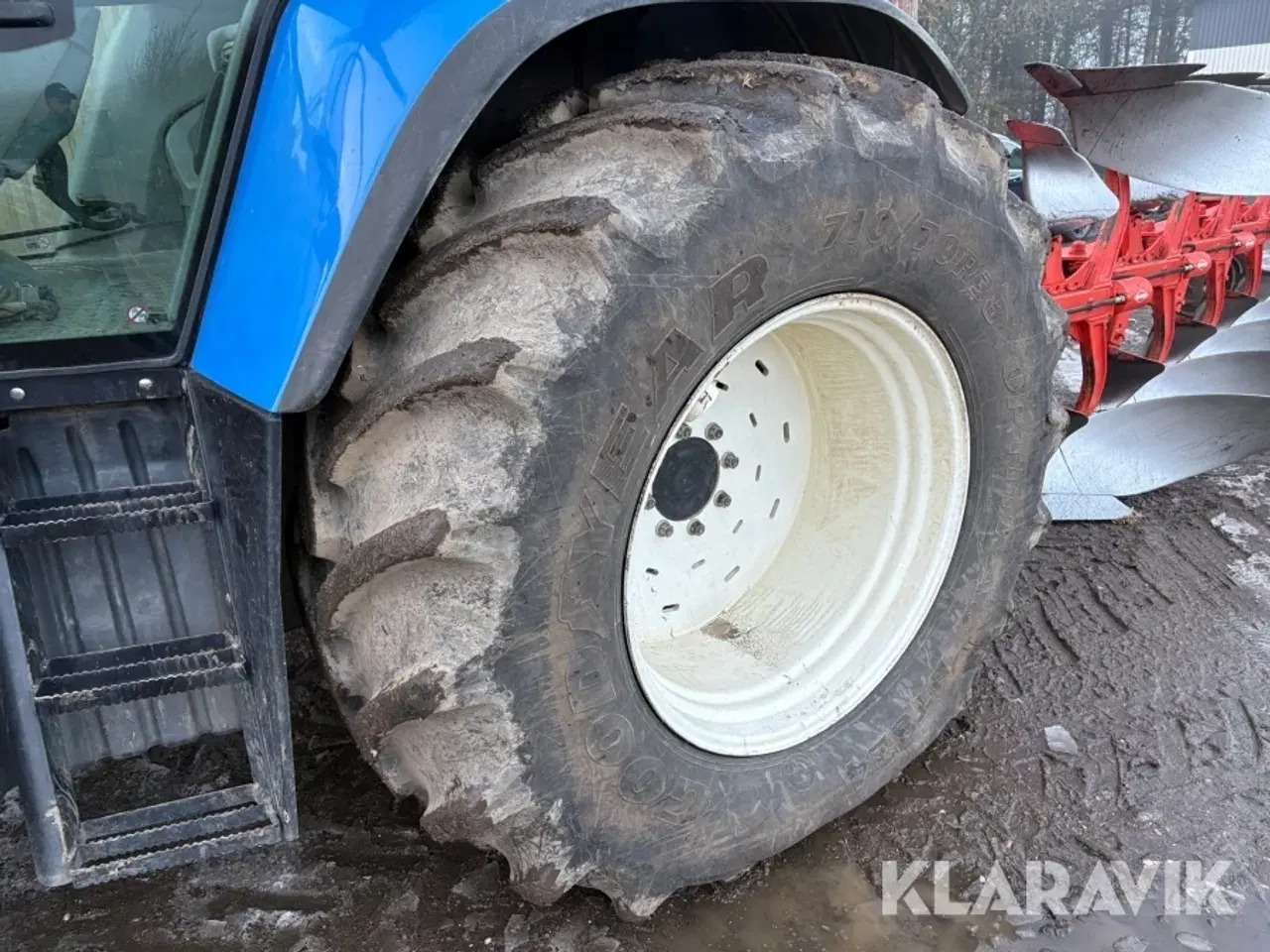 Billede 10 - Traktor med Kuhn vendeplov New Holland TVT 190