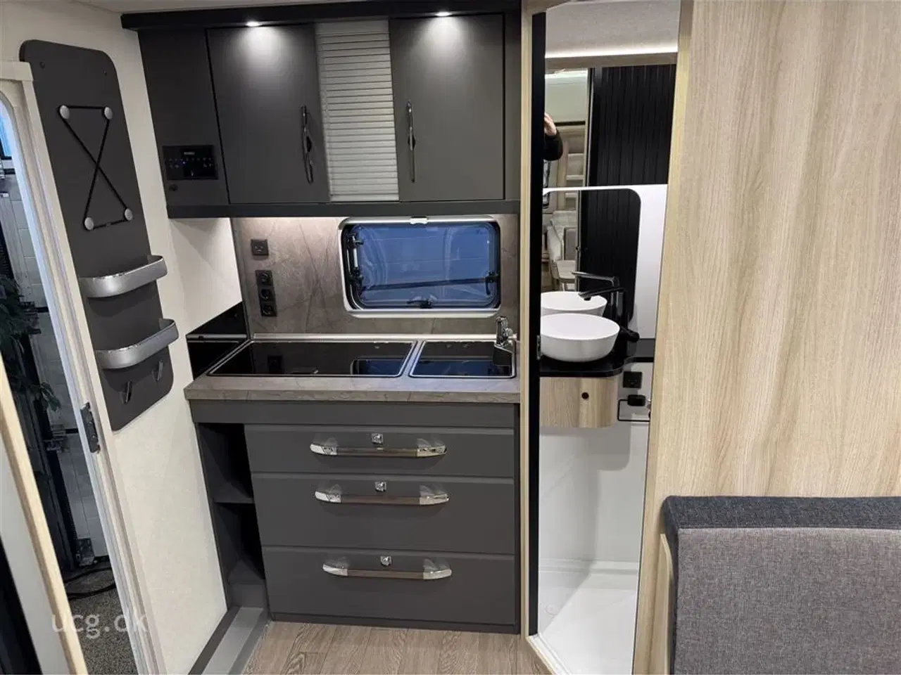 Billede 8 - 2026 - Hobby De Luxe 460 SL   Prisen er inkl. klargøring, gastest, fugttest, syn og nummerplade.