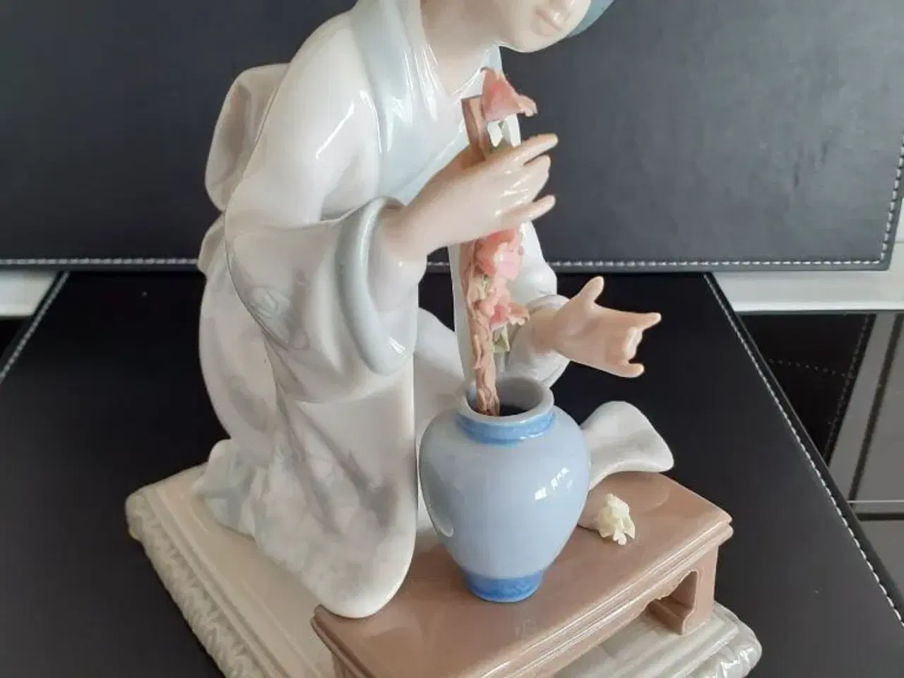 Billede 1 - Lladro "Daisa" figur.