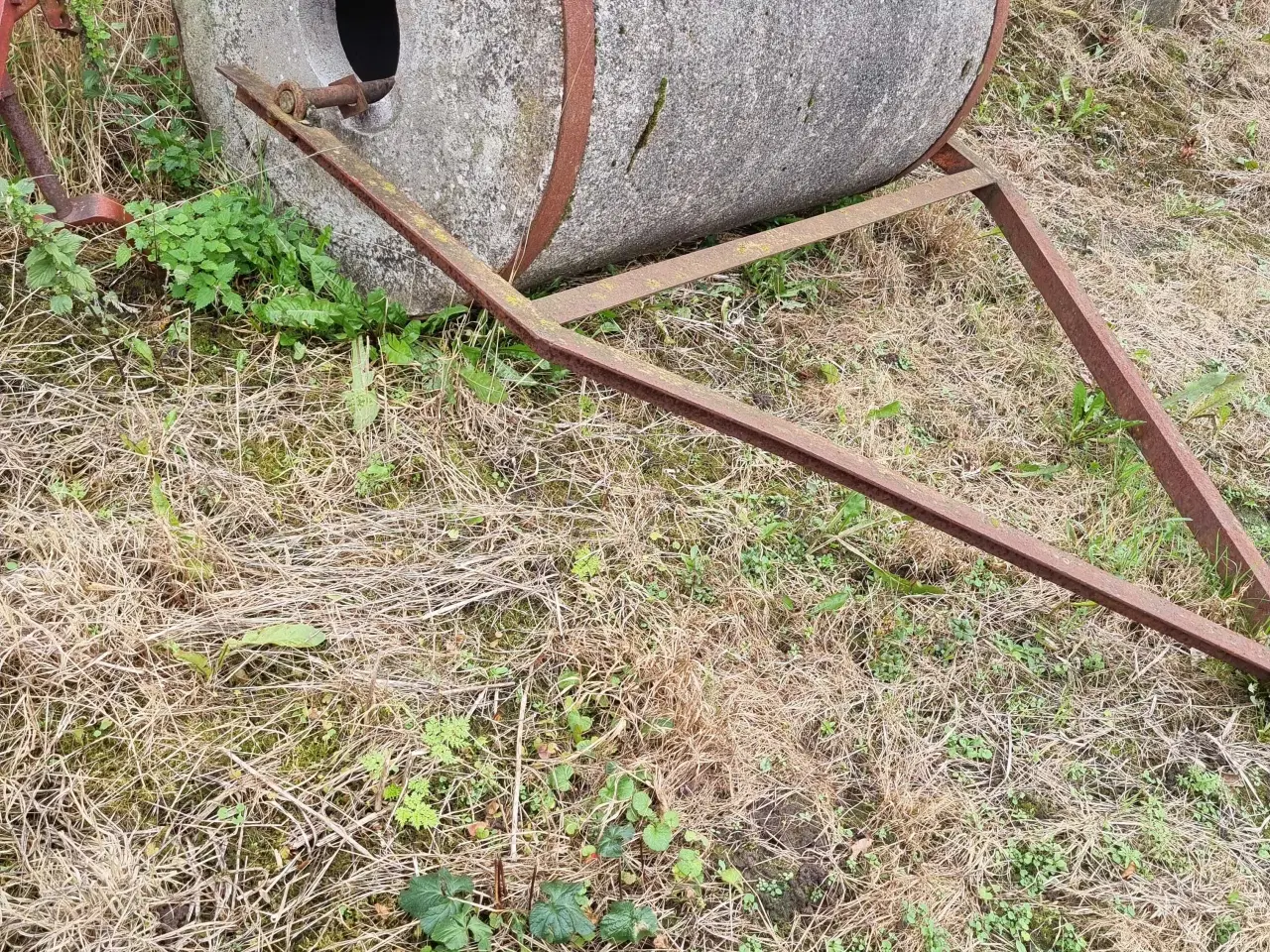 Billede 2 - Lille cement tromle 