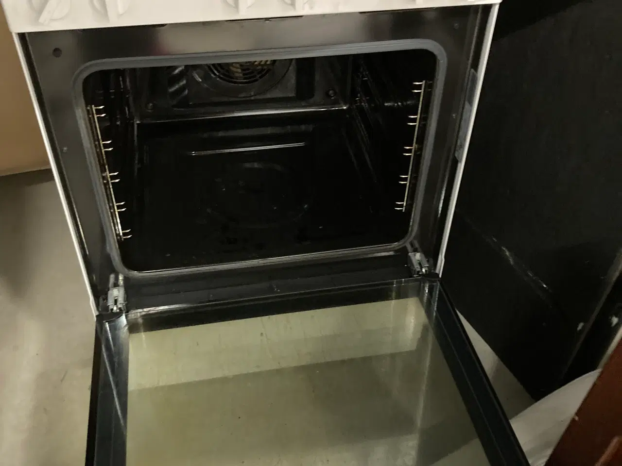 Billede 2 - Komfur kun 2 år gammel 