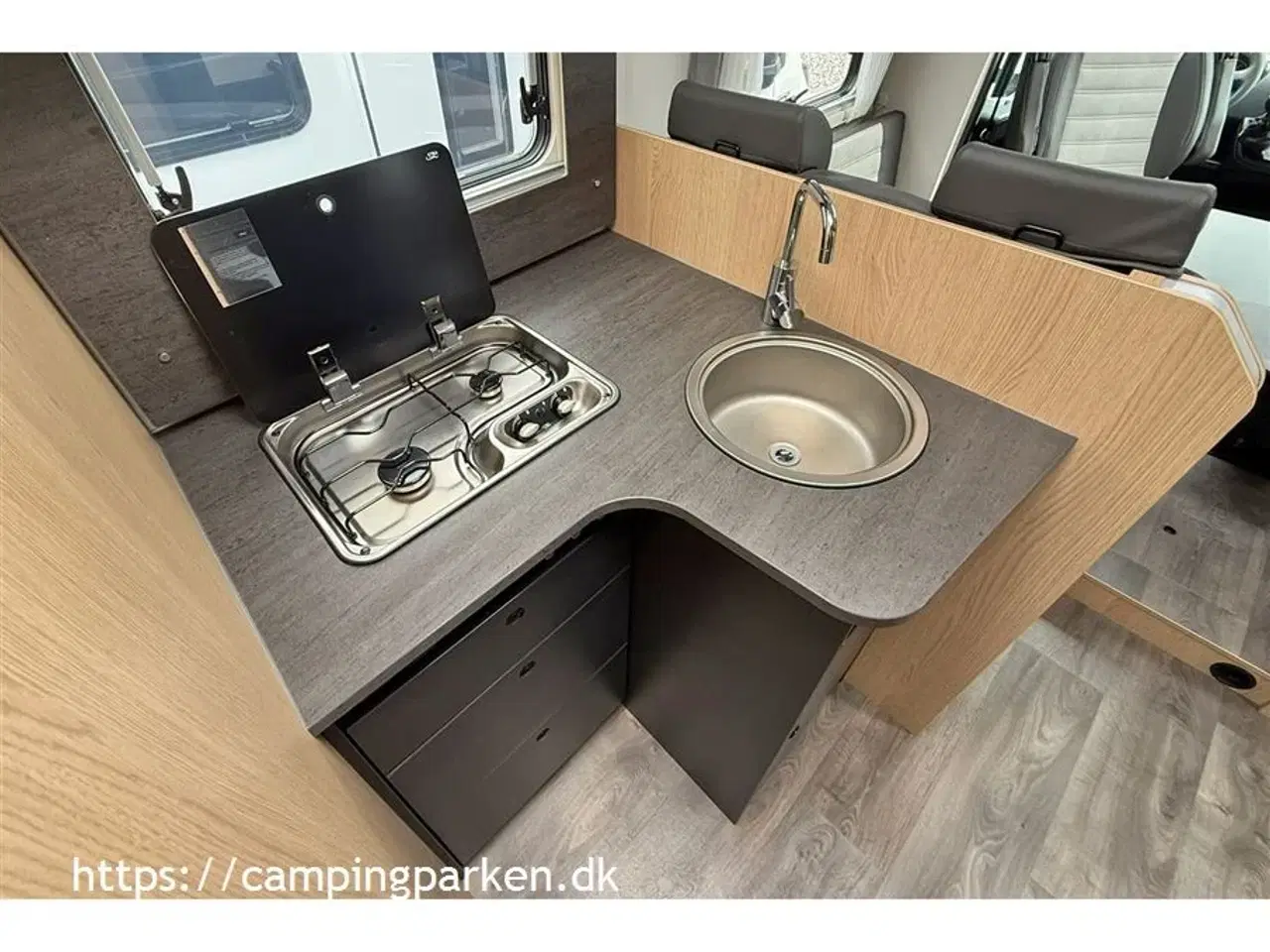 Billede 7 - 2023 - SunLight   Nyere brugt Sunlight T68 Adventure med sænkeseng, enkeltsenge og 165hk motor