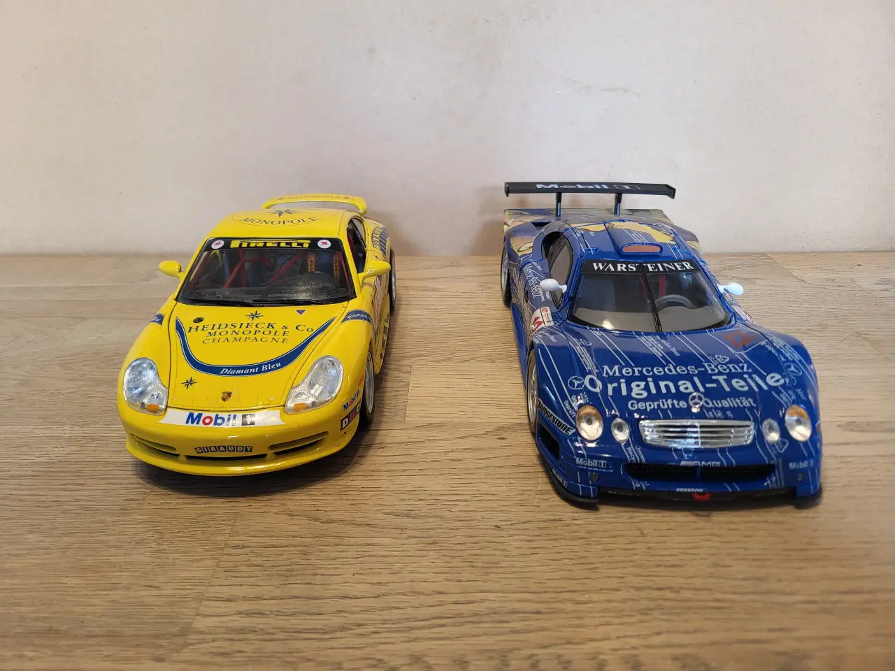 Billede 1 - Modelbiler 2 stk. 500 kr. 1:18