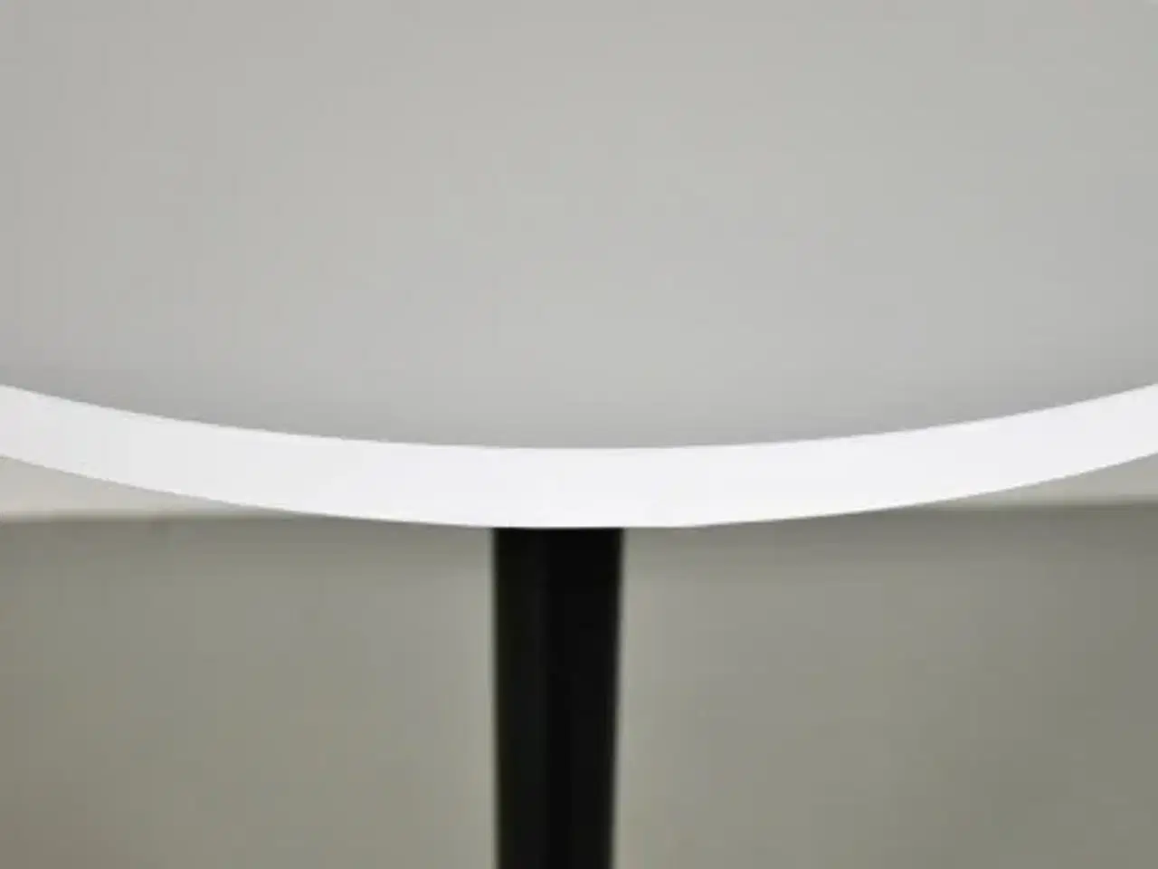 Billede 4 - Højt cafébord med hvid plade på sort fod