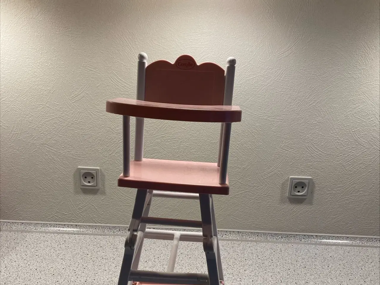 Billede 2 - Dukke stol 