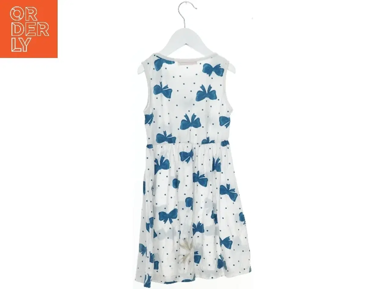 Billede 2 - Hvid kjole med blå sløjfer fra Lida Fashion (str. 128)