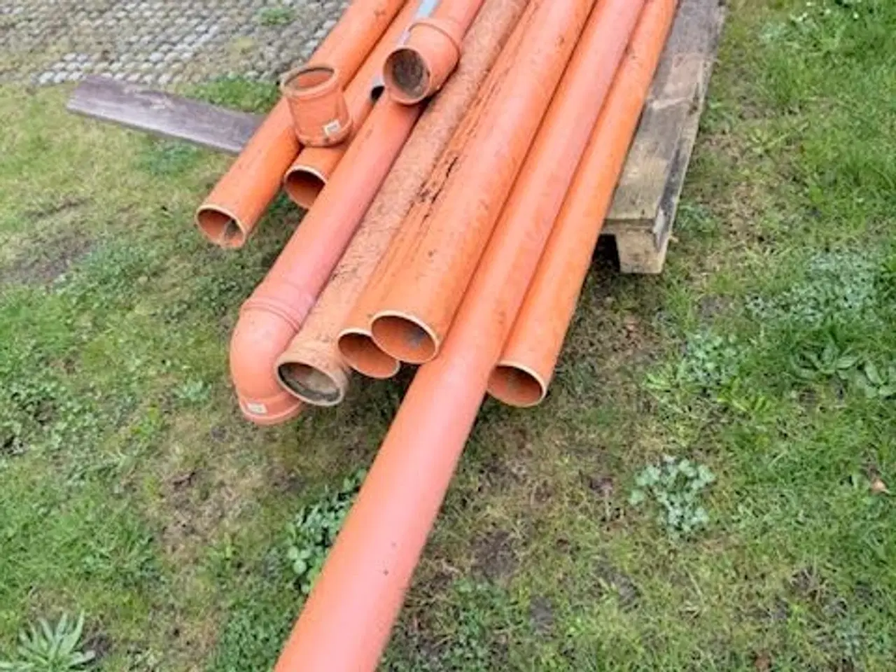 Billede 1 - 110 mm pvc kloakrør med bøjninger mm