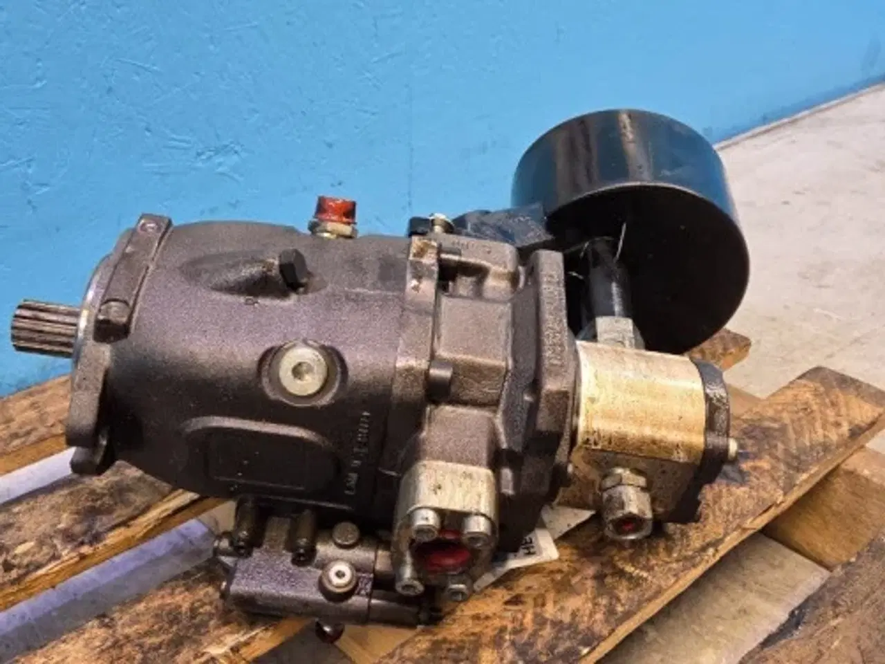 Billede 3 - Valtra  S394   Pumpe   4379960M91