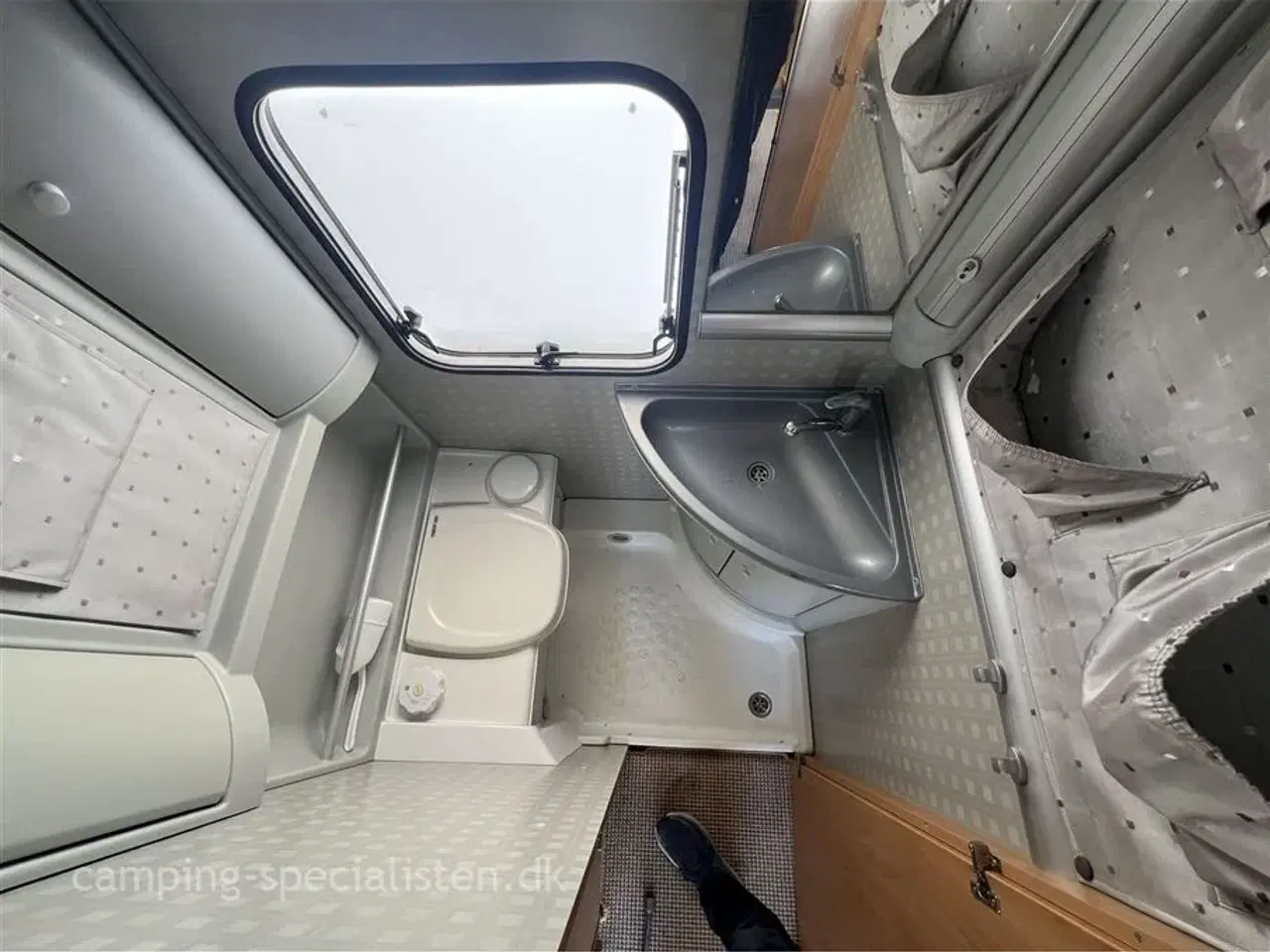 Billede 8 - 2005 - Bürstner Ventana 470 TL   Bürstner Ventana 470 TL 2005 - Se den nu hos Camping-Specialisten.dk