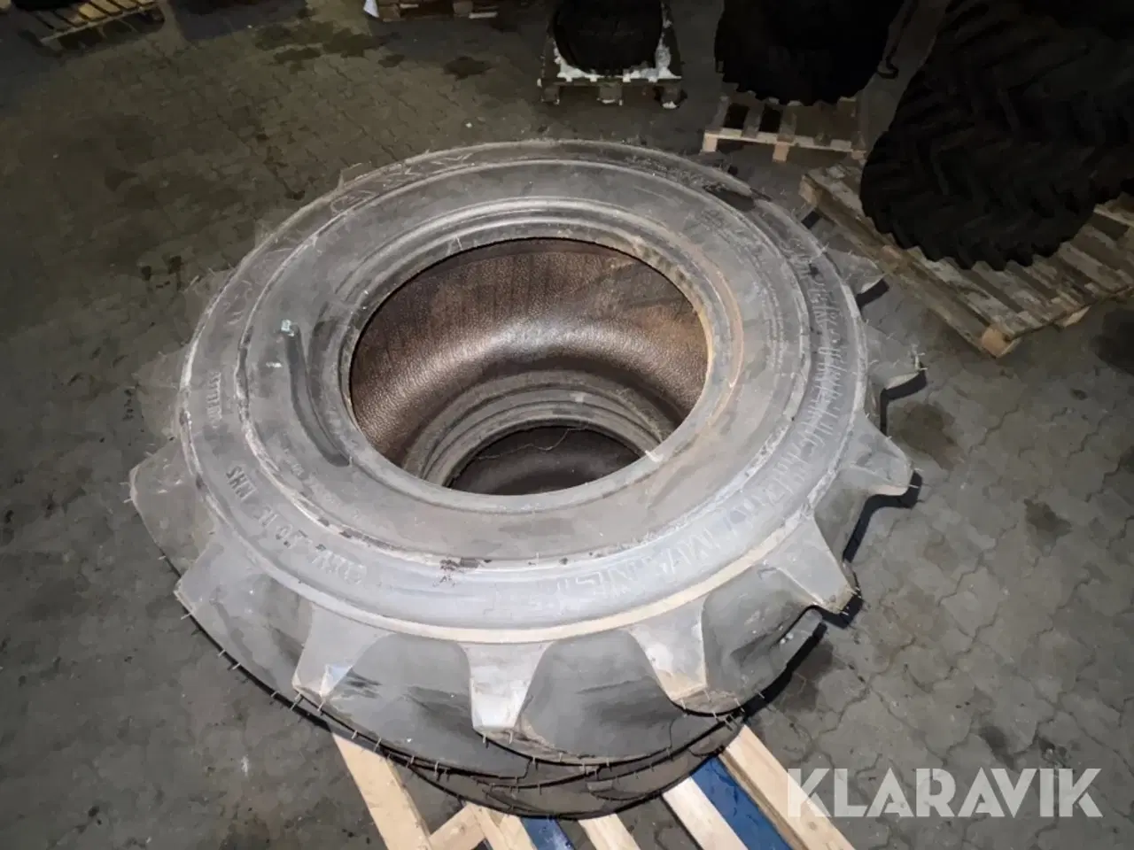 Billede 1 - Dæk Galaxy Super Trancher til manlift 3 styk