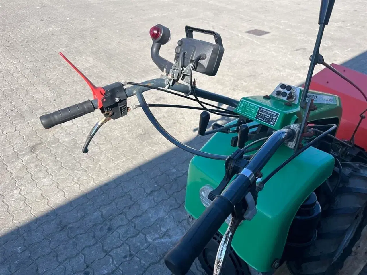 Billede 4 - - - - Roriatica AC 400 2hjulet traktor med kost