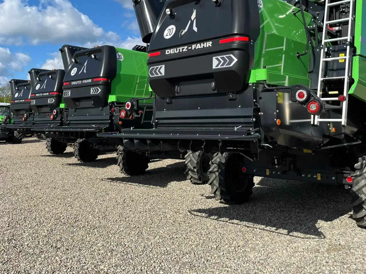 Billede 24 - Deutz-Fahr C7206 With 24feed - 7.2m header. New and unused Combine together with 7.2m header