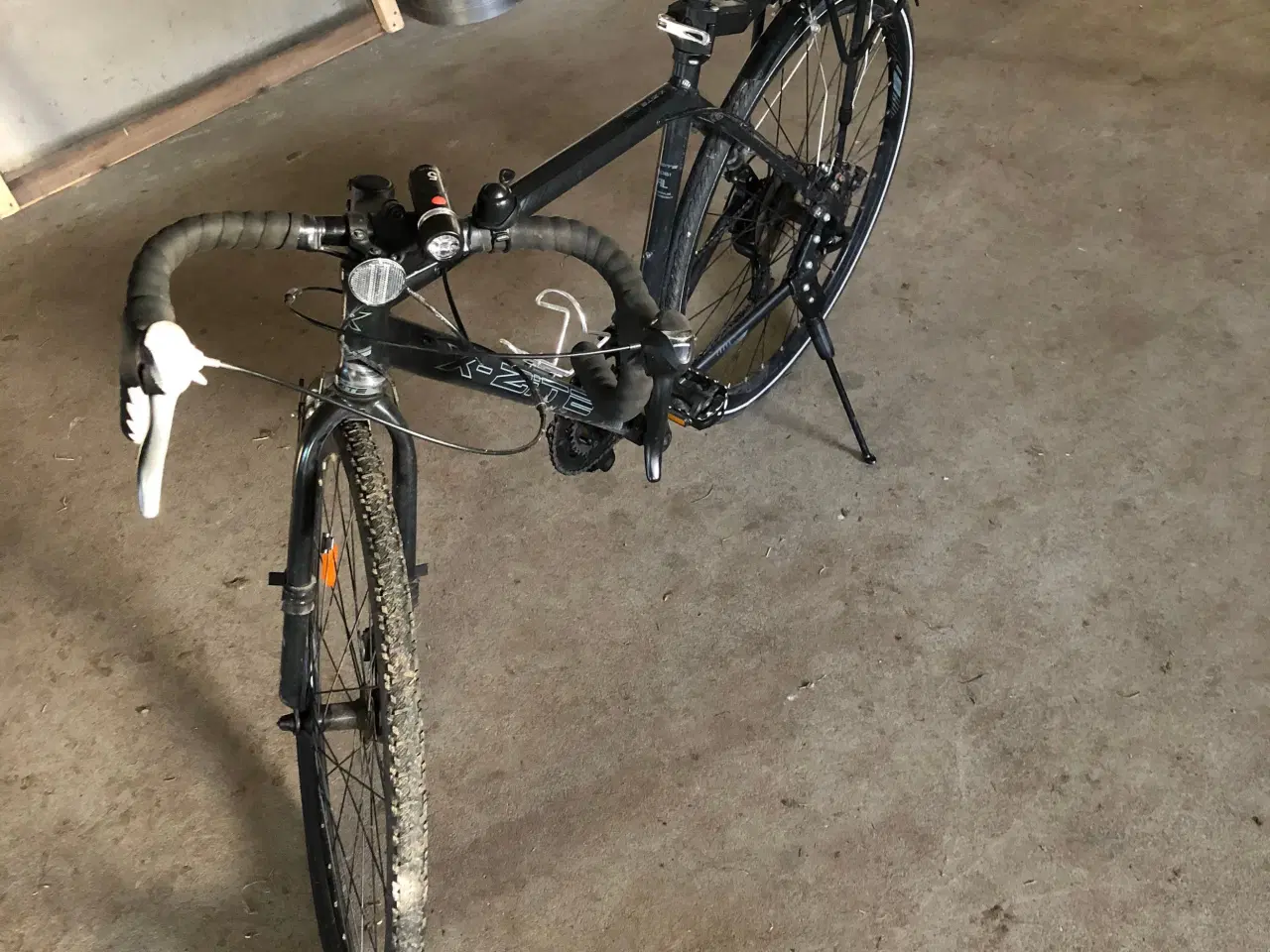 Billede 5 - Cross cykel 28" 14 gear 57 cm matsort