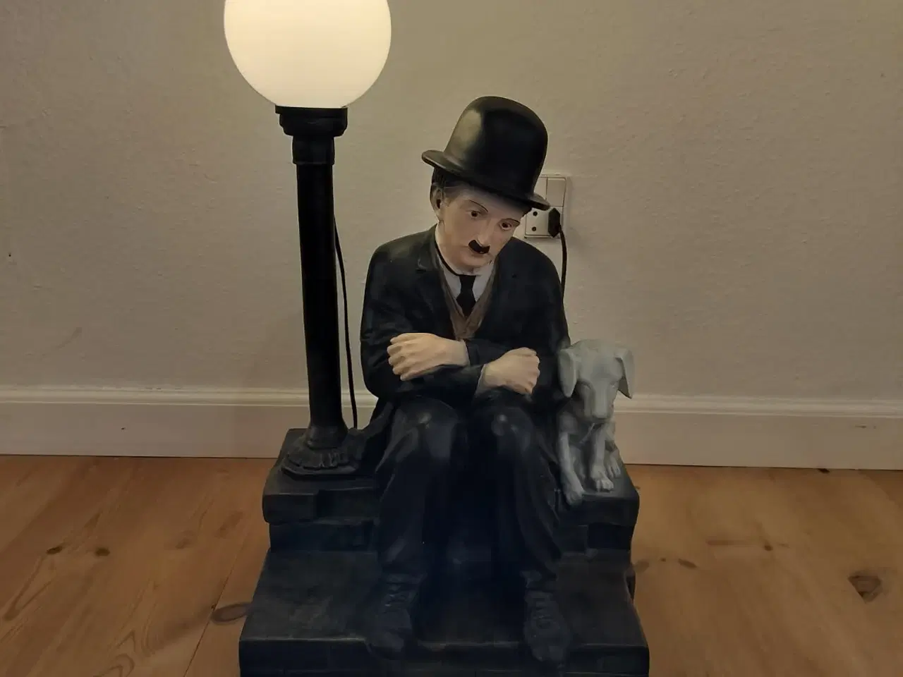 Billede 1 - Charlie med hund lampe 
