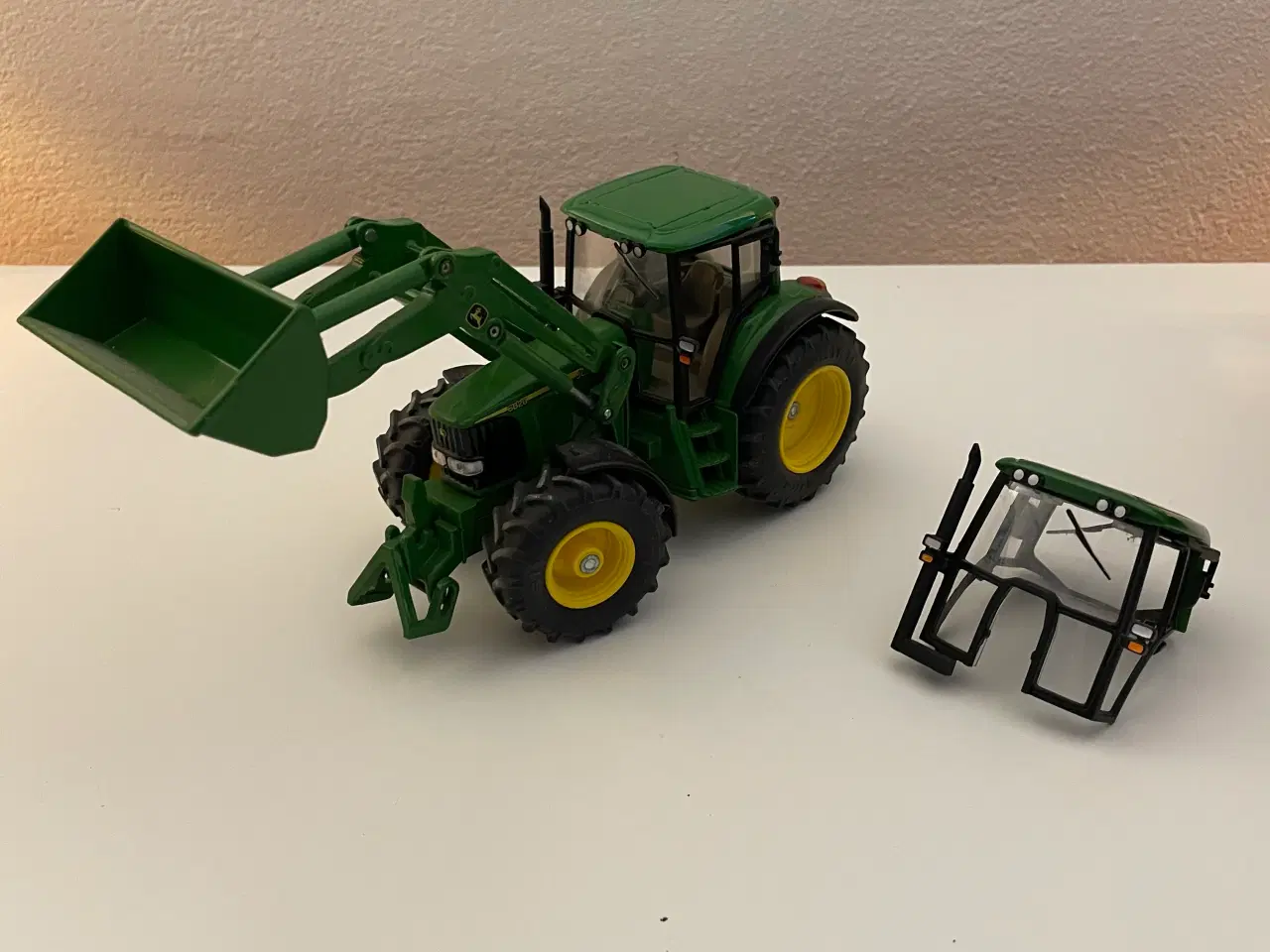 Billede 1 - John Deere traktor med frontlæsser