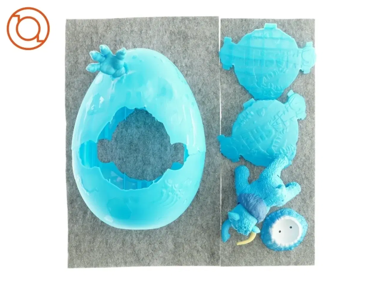 Billede 3 - Mammut med æg ægget har åbninger som kan lukkes med de ekstra stykker