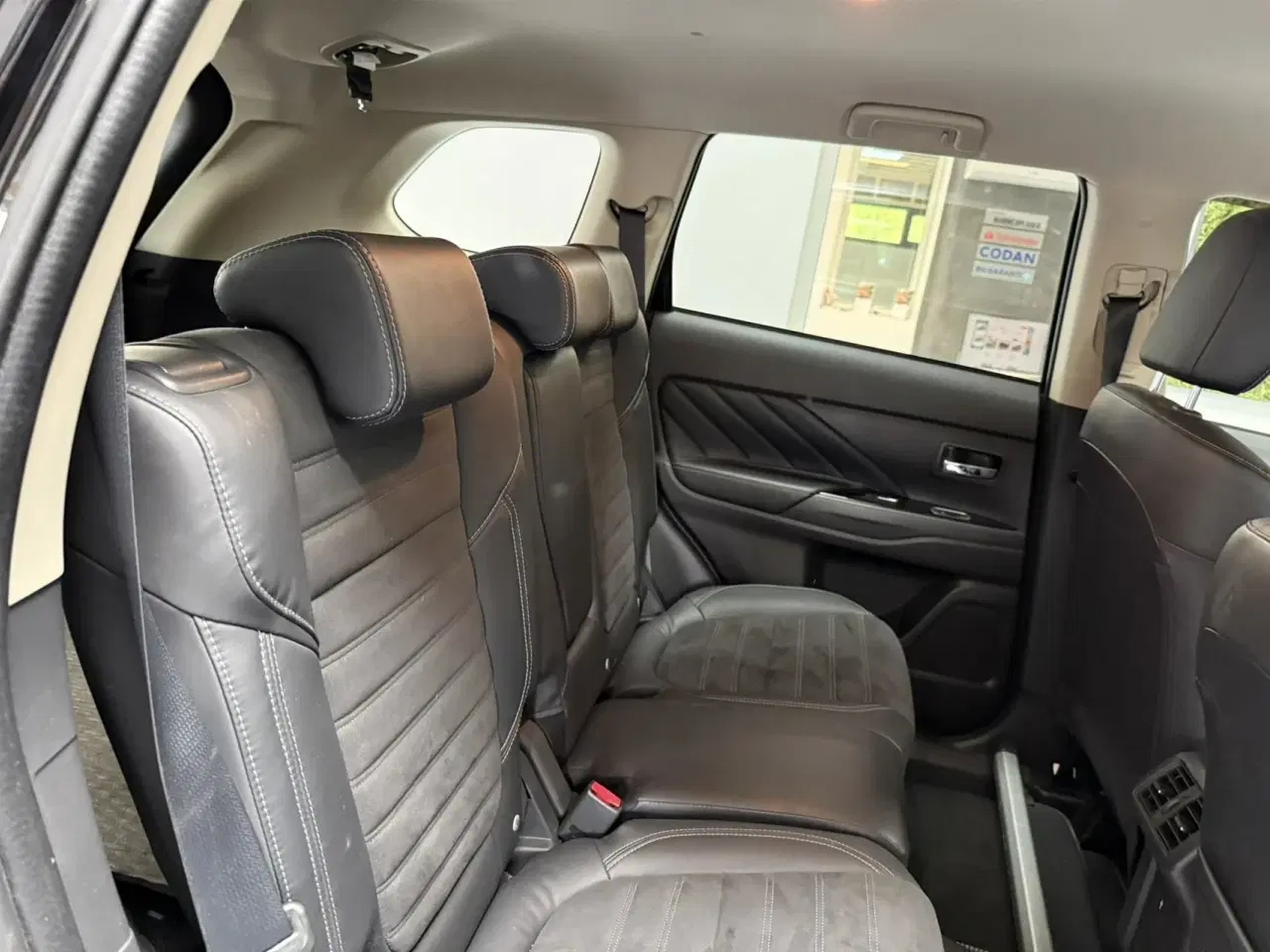 Billede 10 - Mitsubishi Outlander 2,4 PHEV  Plugin-hybrid Invite+ 4WD 224HK 5d 6g Trinl. Gear