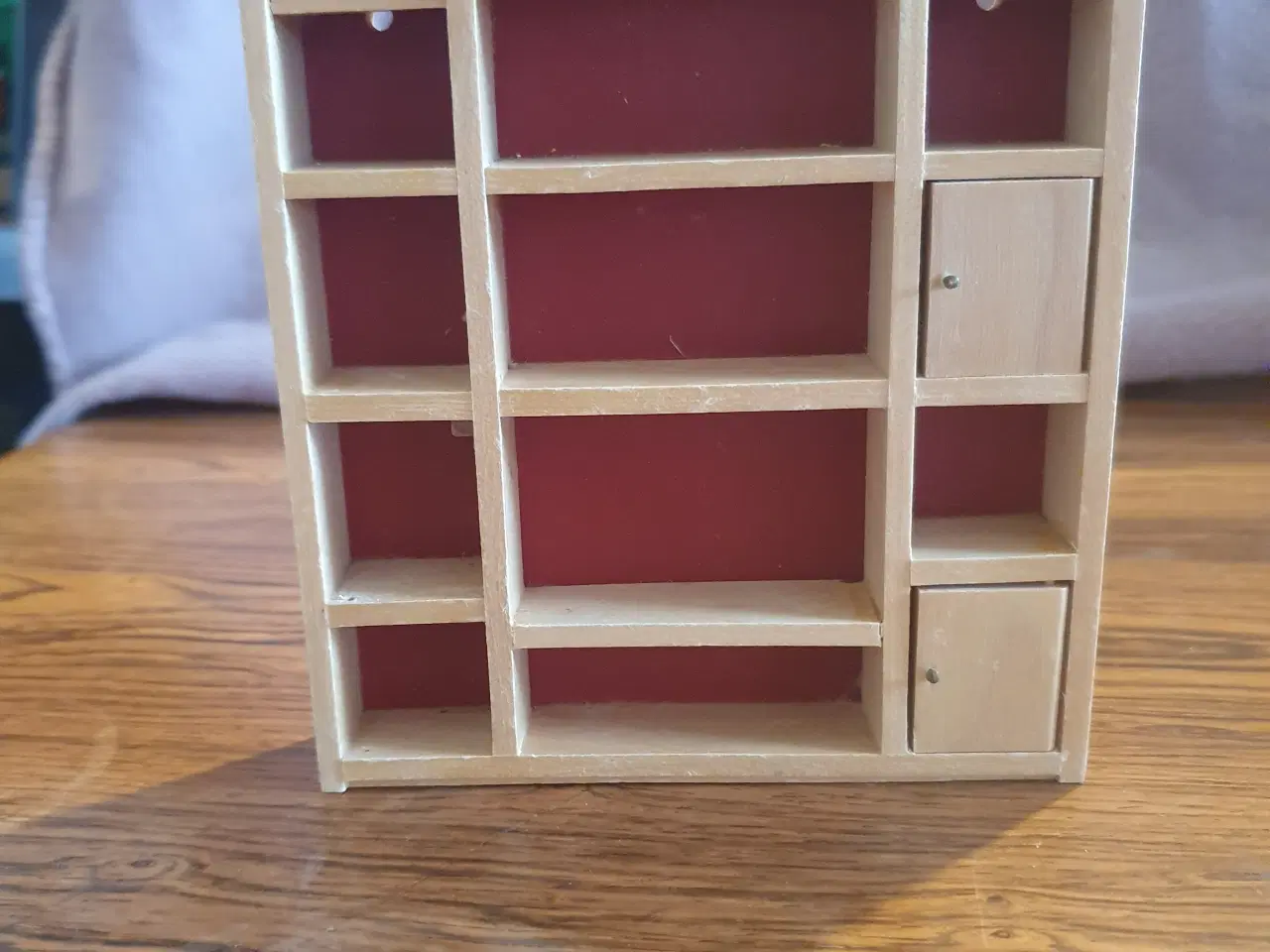 Billede 1 - Lundby dukkehus reol
