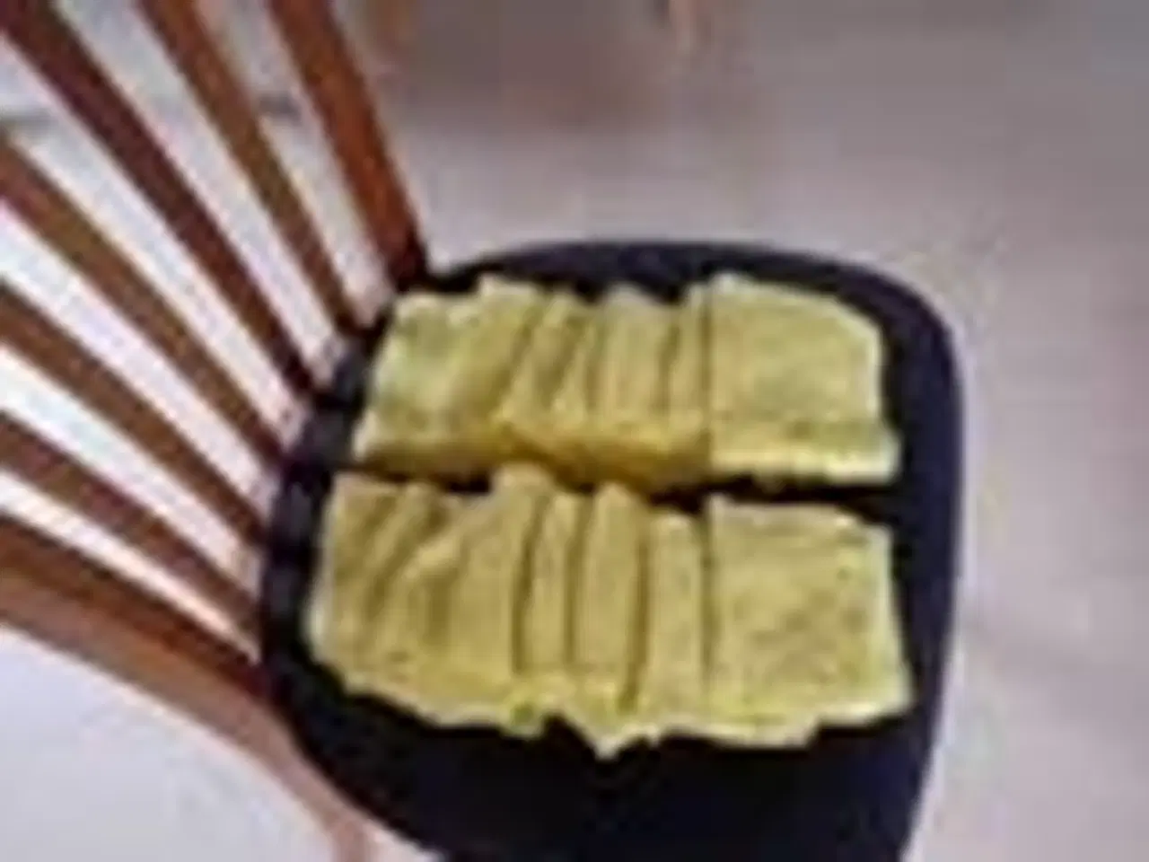 Billede 2 - Hjemmestrikkede påske servietter