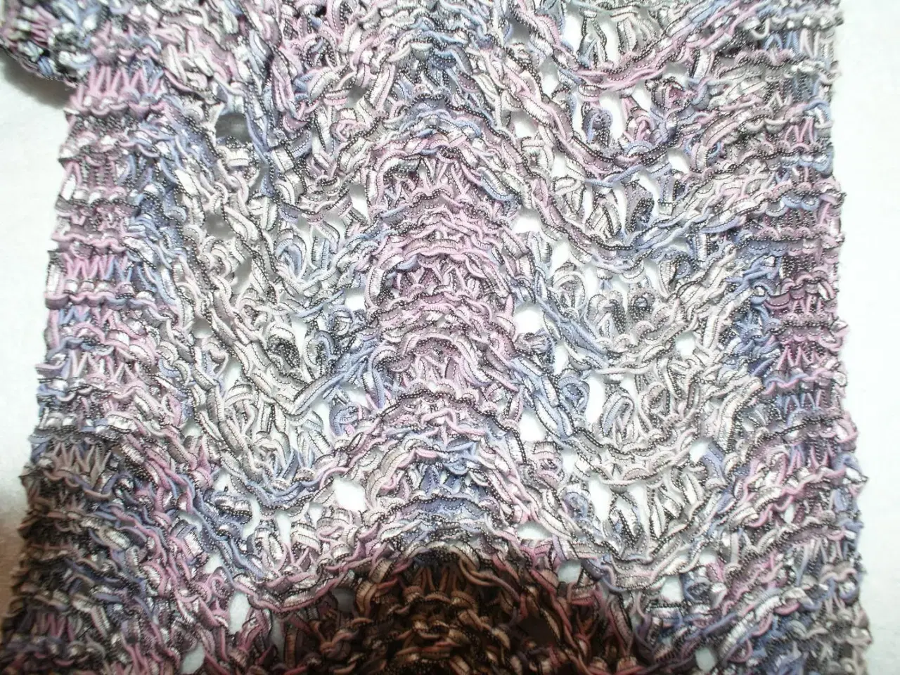 Billede 2 - Strikket tørklæde - pastelfarver