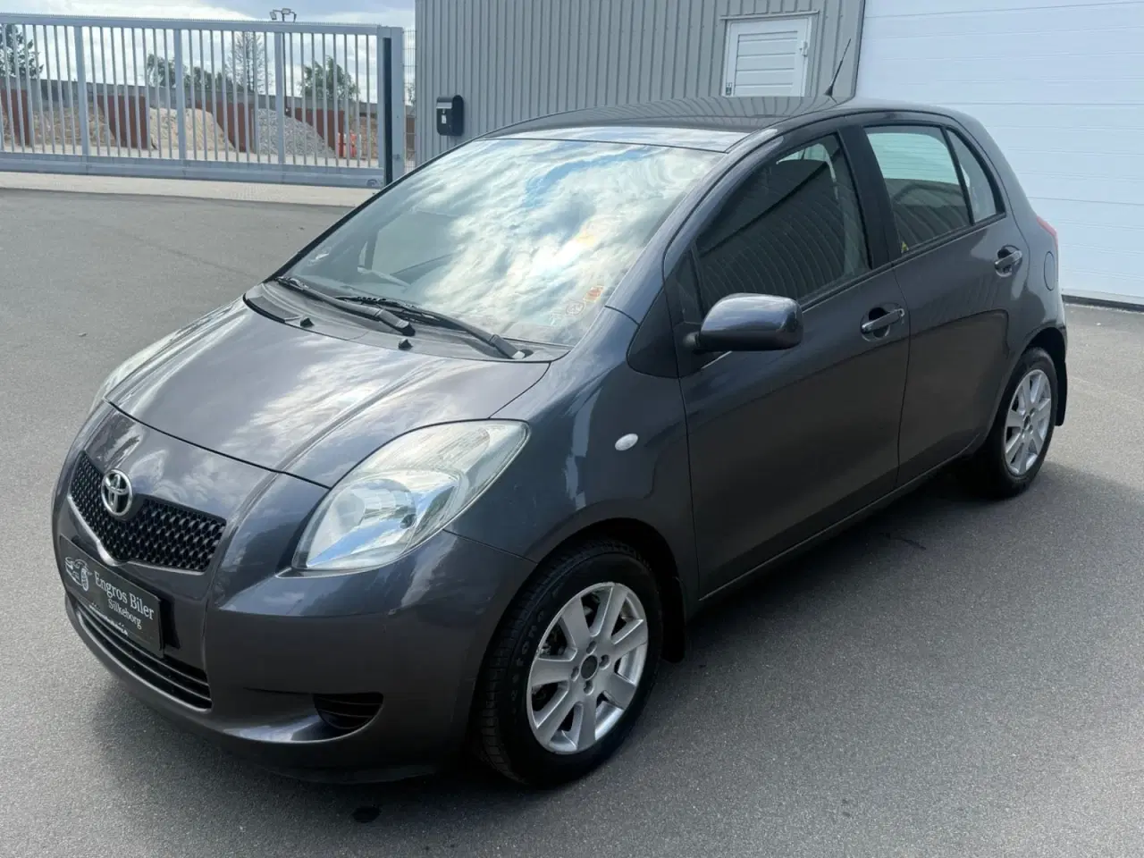 Billede 3 - Toyota Yaris 1,3 Luna