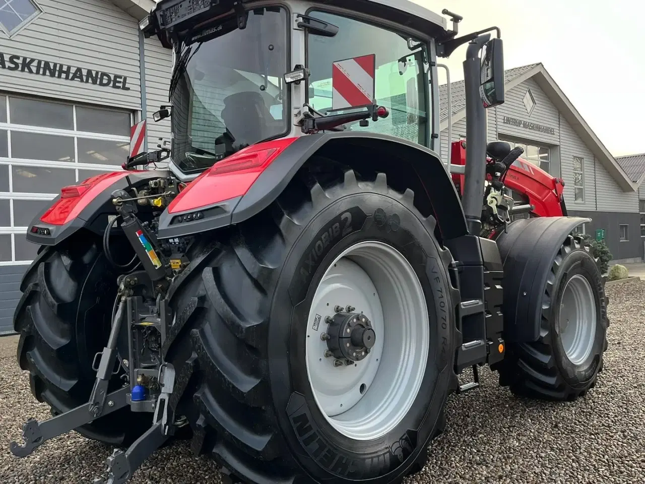 Billede 13 - Massey Ferguson 8S.245 Med stor frontlæsser. Dyna 7 Efficient. Kan leveres med GPS anlæg på.