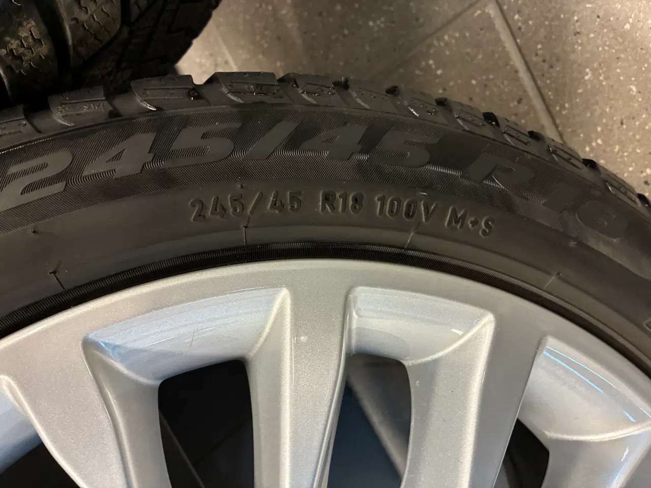 Billede 10 - Vinterhjul uden ridser, 18" til BMW G30 og G31