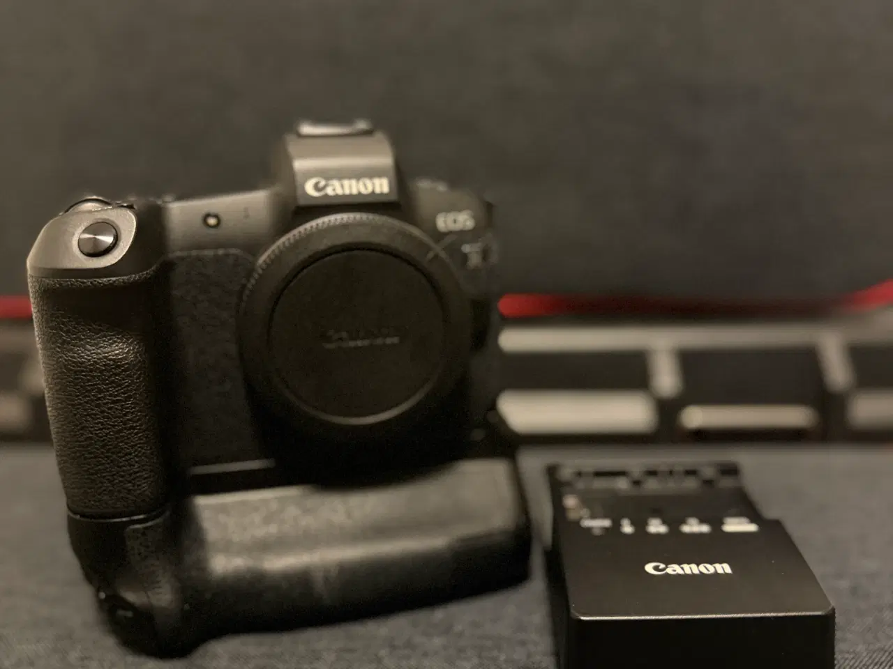 Billede 4 - Canon EOS R med batterigreb og trådløse mikrofoner