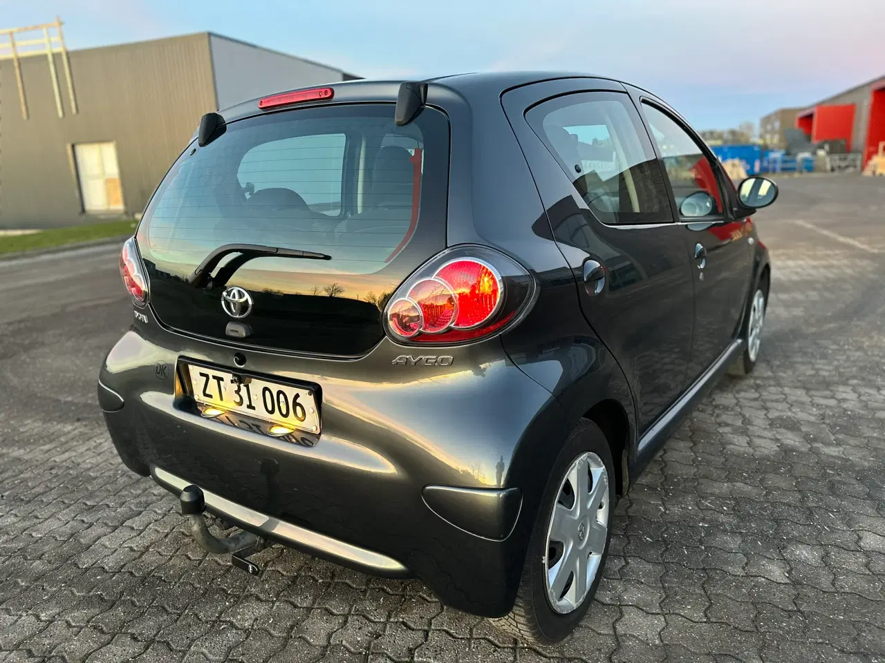Billede 2 - Toyota Aygo 5-dørs 1.0 HB AUT / automatgear person