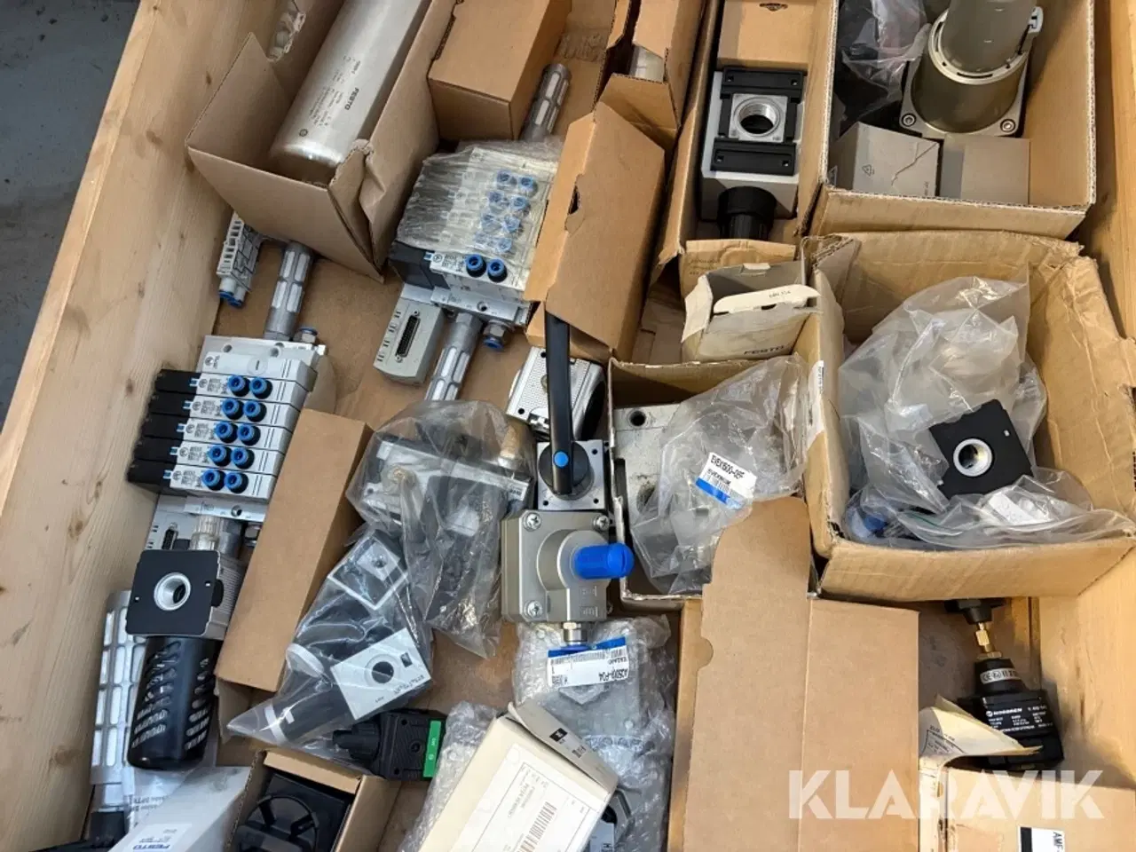 Billede 6 - Samlet lot - luft-komponenter - 8 paller