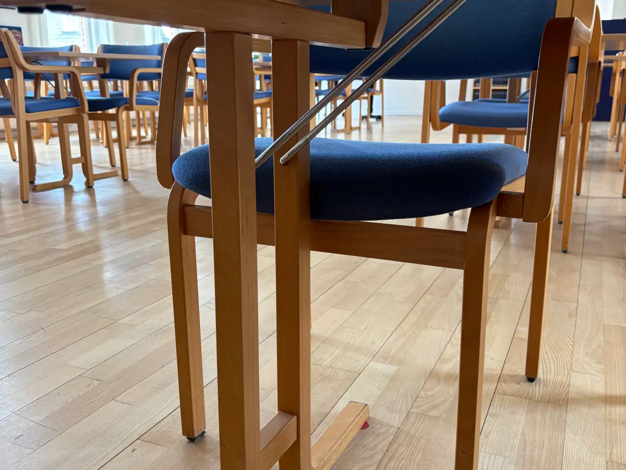 Billede 5 - Farstrup konferencestole med borde - 14 sæt