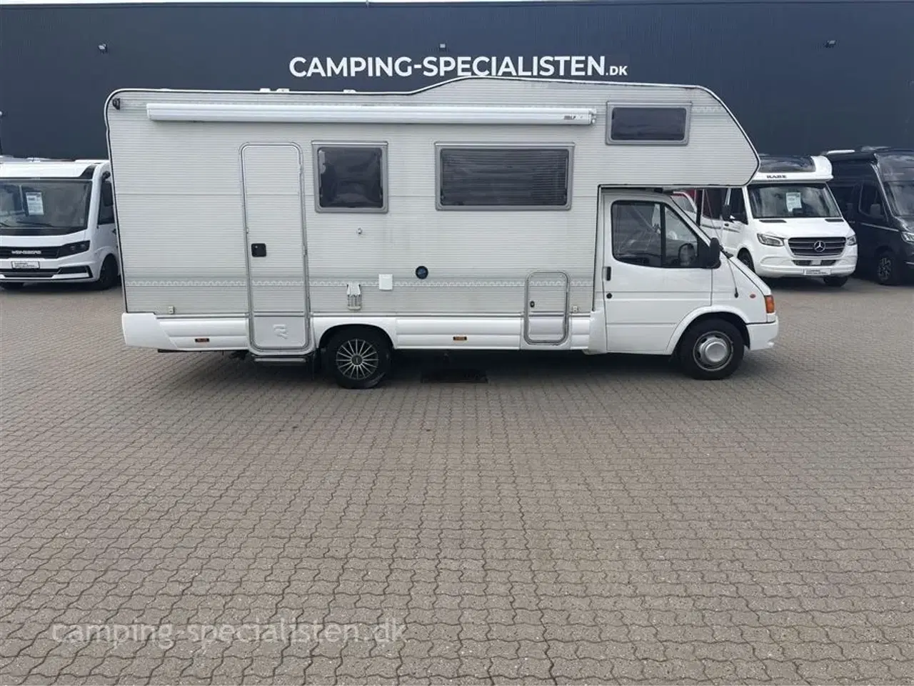 Billede 1 - 1999 - Rimor Europeo NG6   Ældre alkove bil med hele 6 selepaldser og sovepladser - Rimor Europeo NG6 fra 1999 - Kan nu opleves hos Camping-Specialisten i Silkeborg