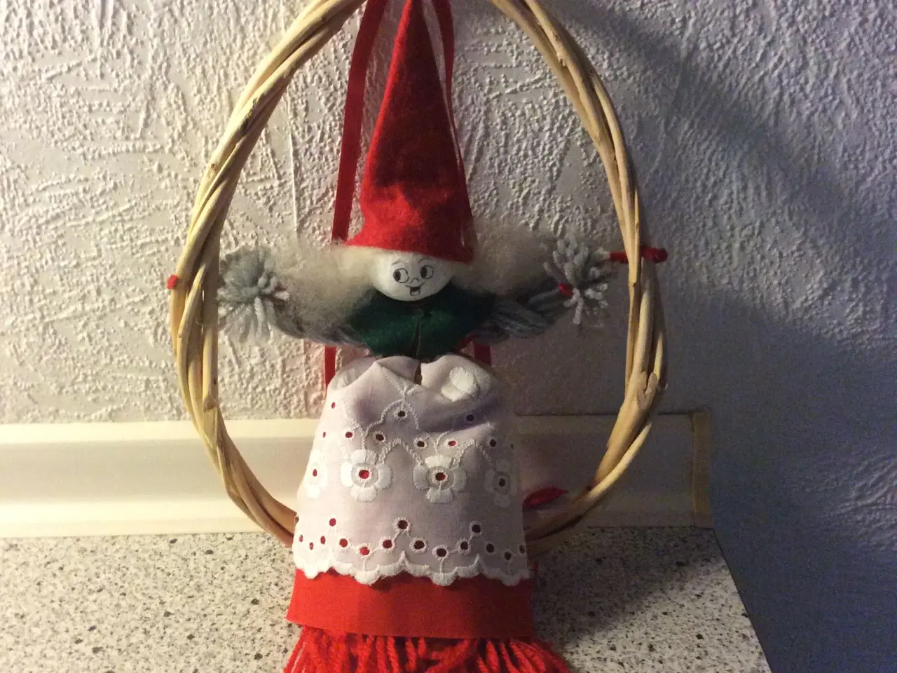 Billede 2 - Nisse på gynge