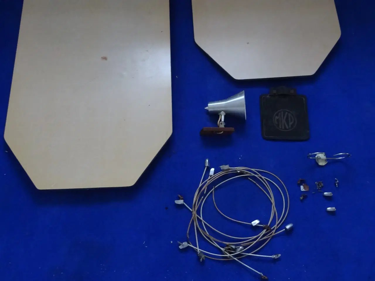 Billede 1 - MKP campingvogn borde,lampe,gardin ophæng,stænklap