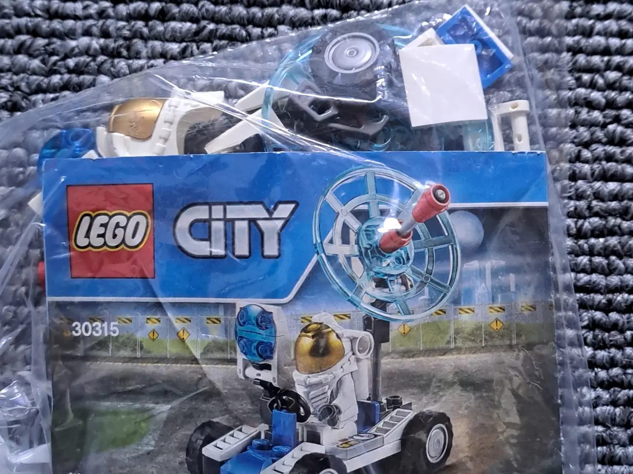 Billede 2 - Lego City 30315 og 60041 og 4436