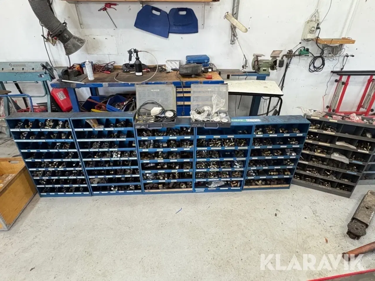 Billede 2 - Reoler med fittings
