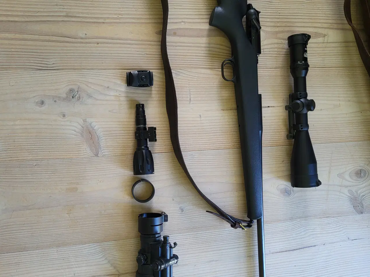 Billede 2 - Jagt riffel - Blaser R93 .308 inkl. lyddæmper, kik