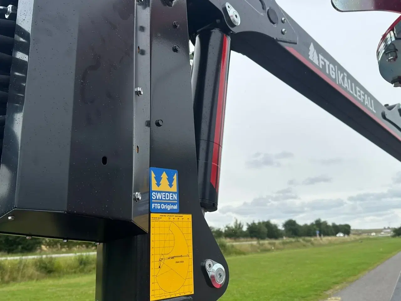 Billede 12 - TP 270 PTO K med FTG 6,3m kran med fjernbetjent joystick.