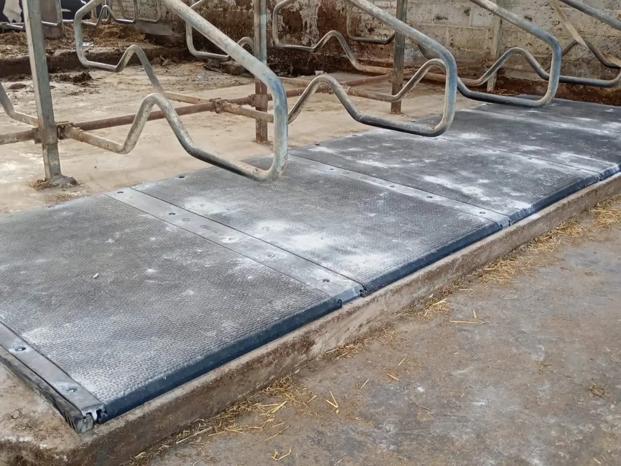 Billede 4 - Kømåtter / milksilo / mælketank / stald inventar 