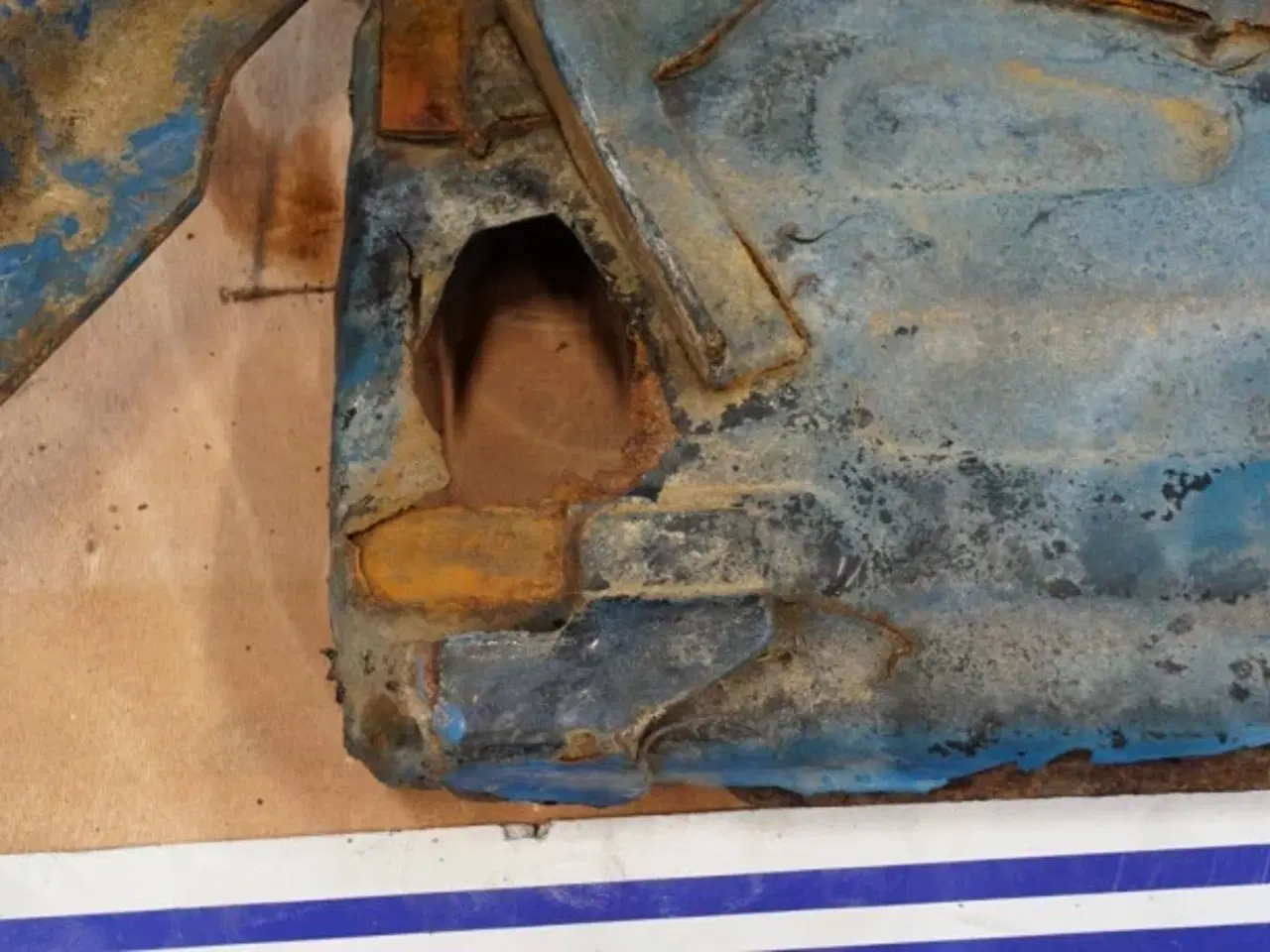 Billede 7 - Ford 4000 Batterikasse 