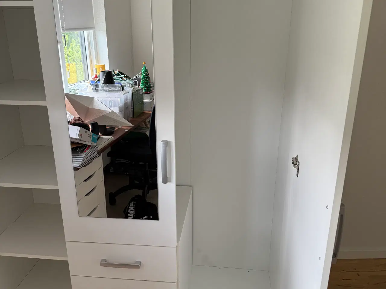 Billede 2 - Vellerup garderobeskab fra Jysk 