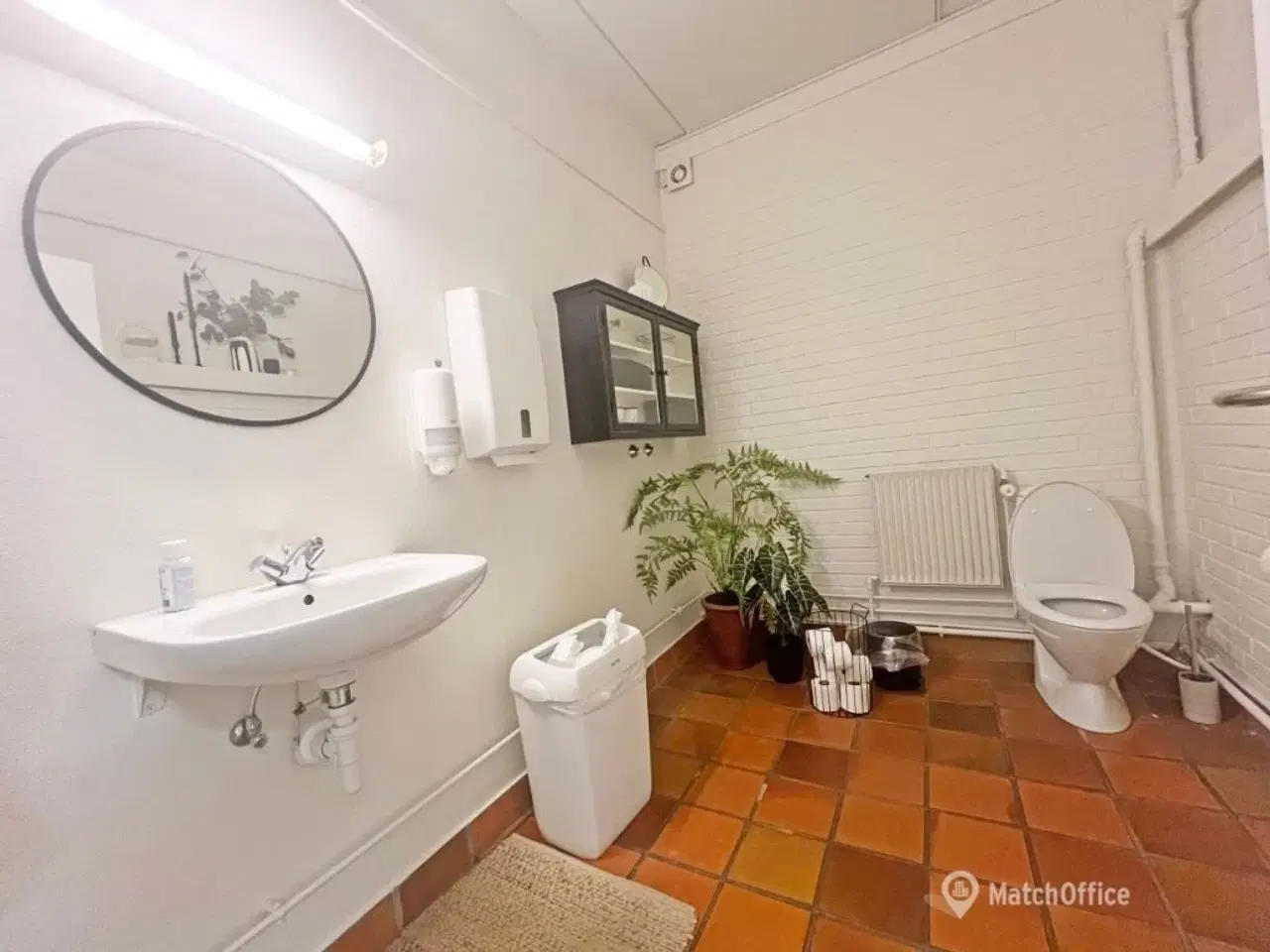 Billede 12 - Flotte og fleksible lokaler med stor synlighed mod Indre Ringvej - i alt ca. 660 kvm