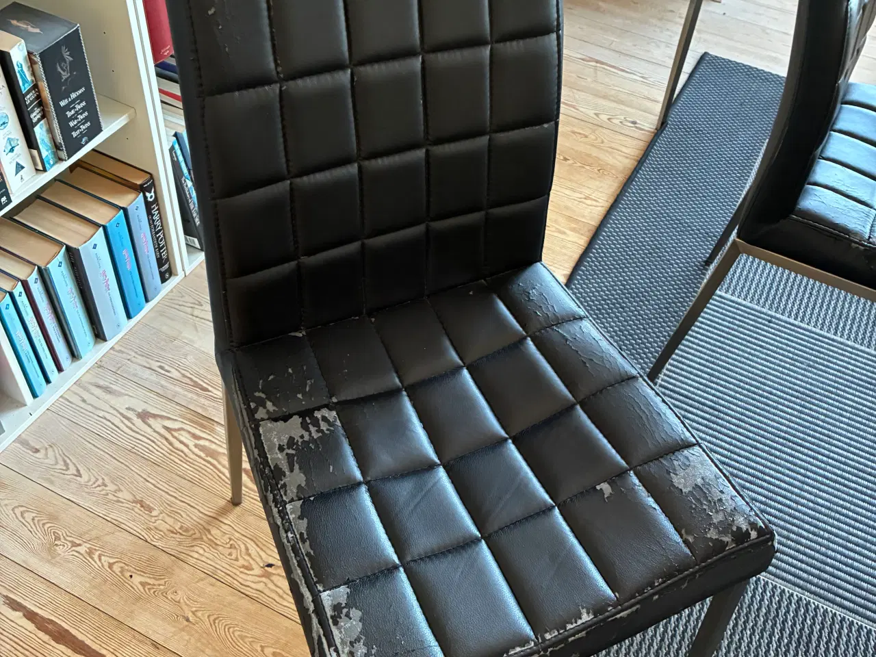 Billede 2 - 8 spisebordstole i forskellige stand