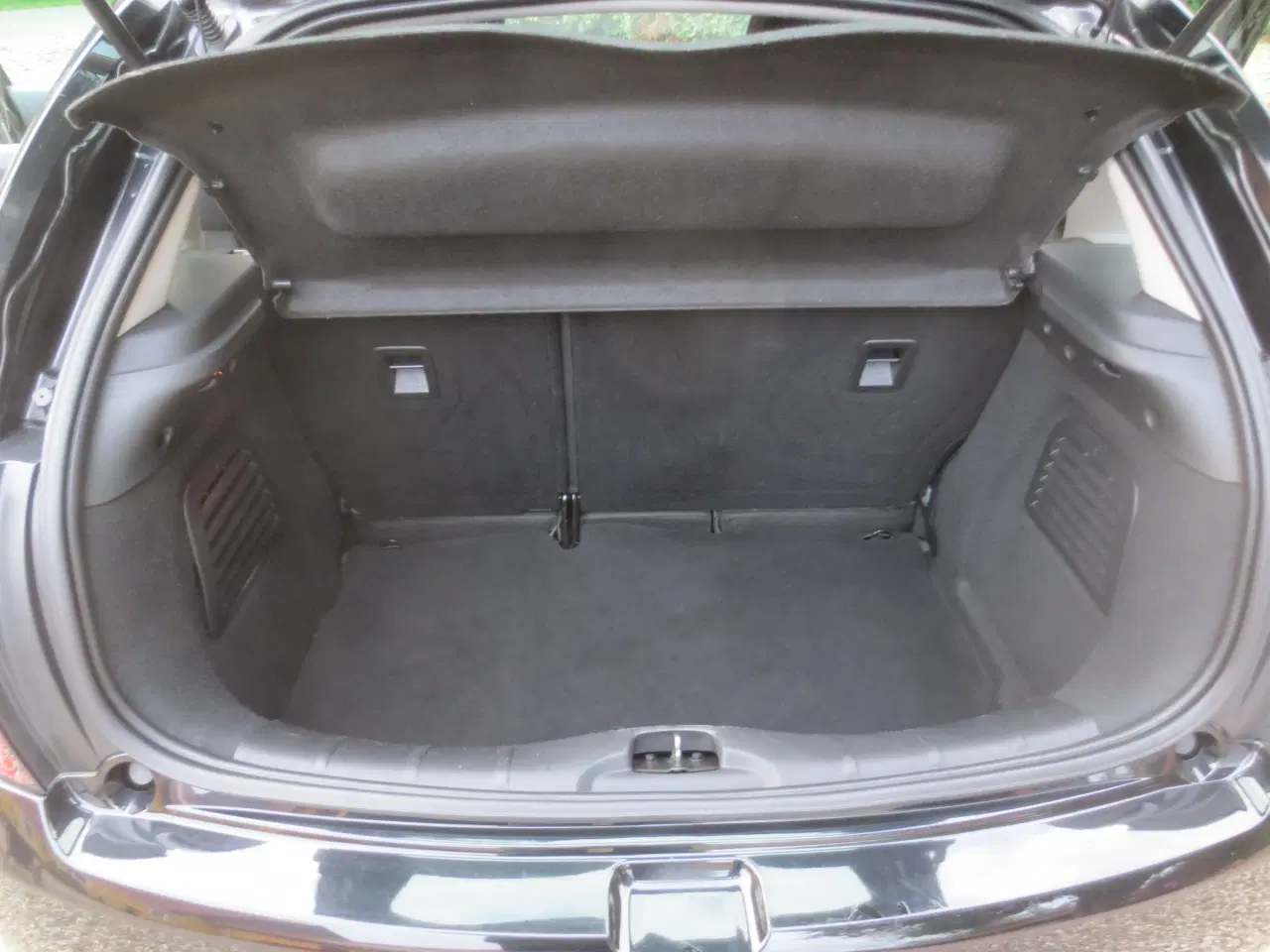 Billede 12 - Citroen C 3 1.2 i 82 Hk År 2016. Nysynet.