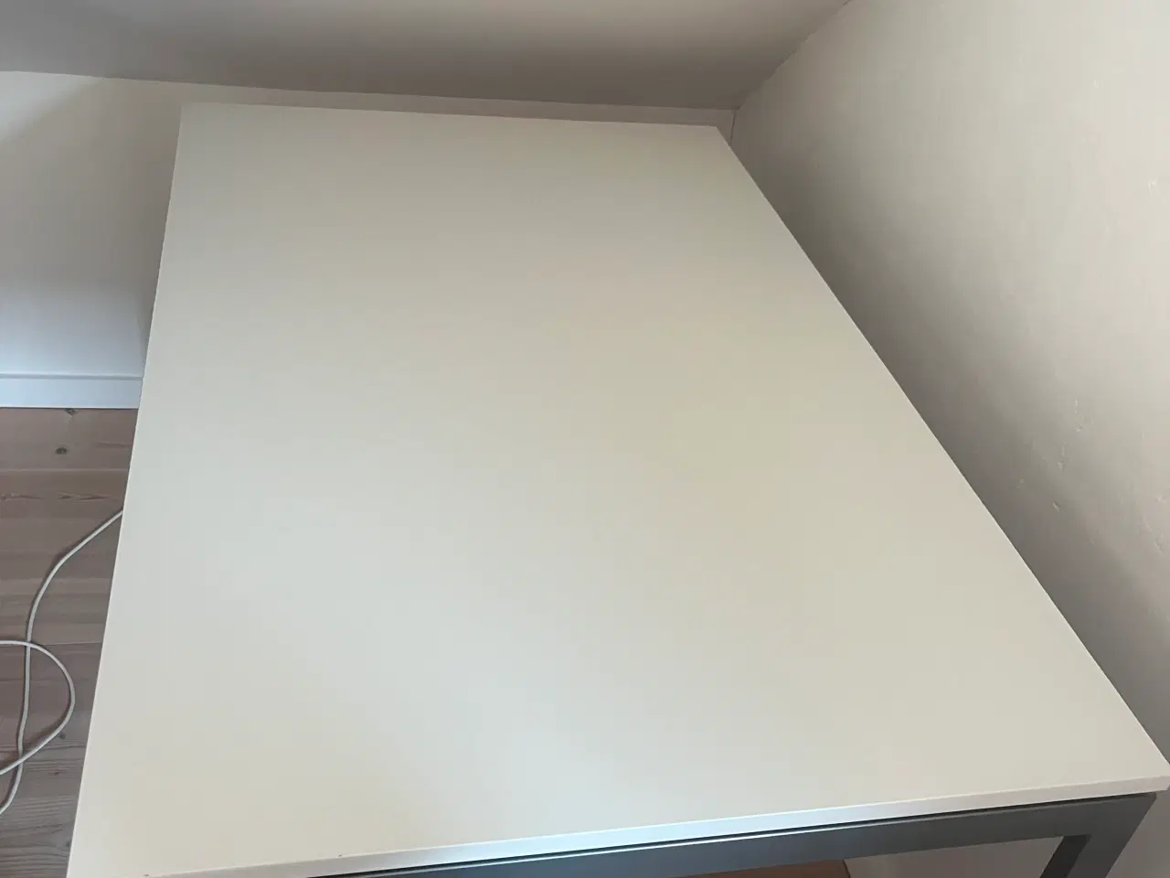 Billede 1 - Hvidt bord