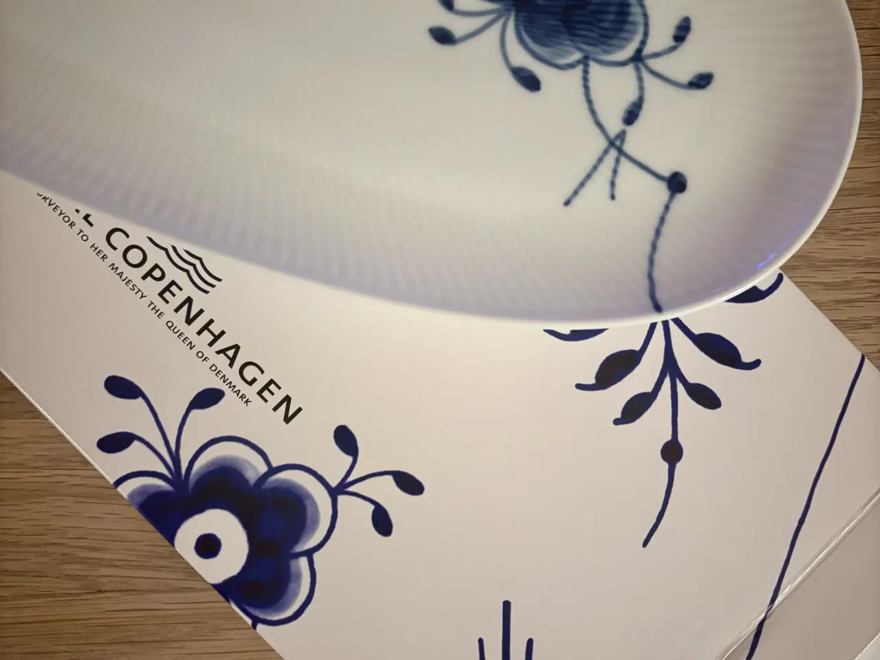 Billede 2 - Royal Copenhagen Ovalt fad 37 cm - Blå Mega Musel