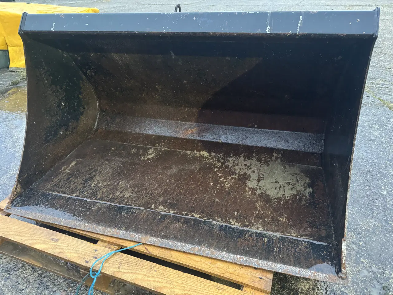 Billede 2 - Skovl med Giant beslag