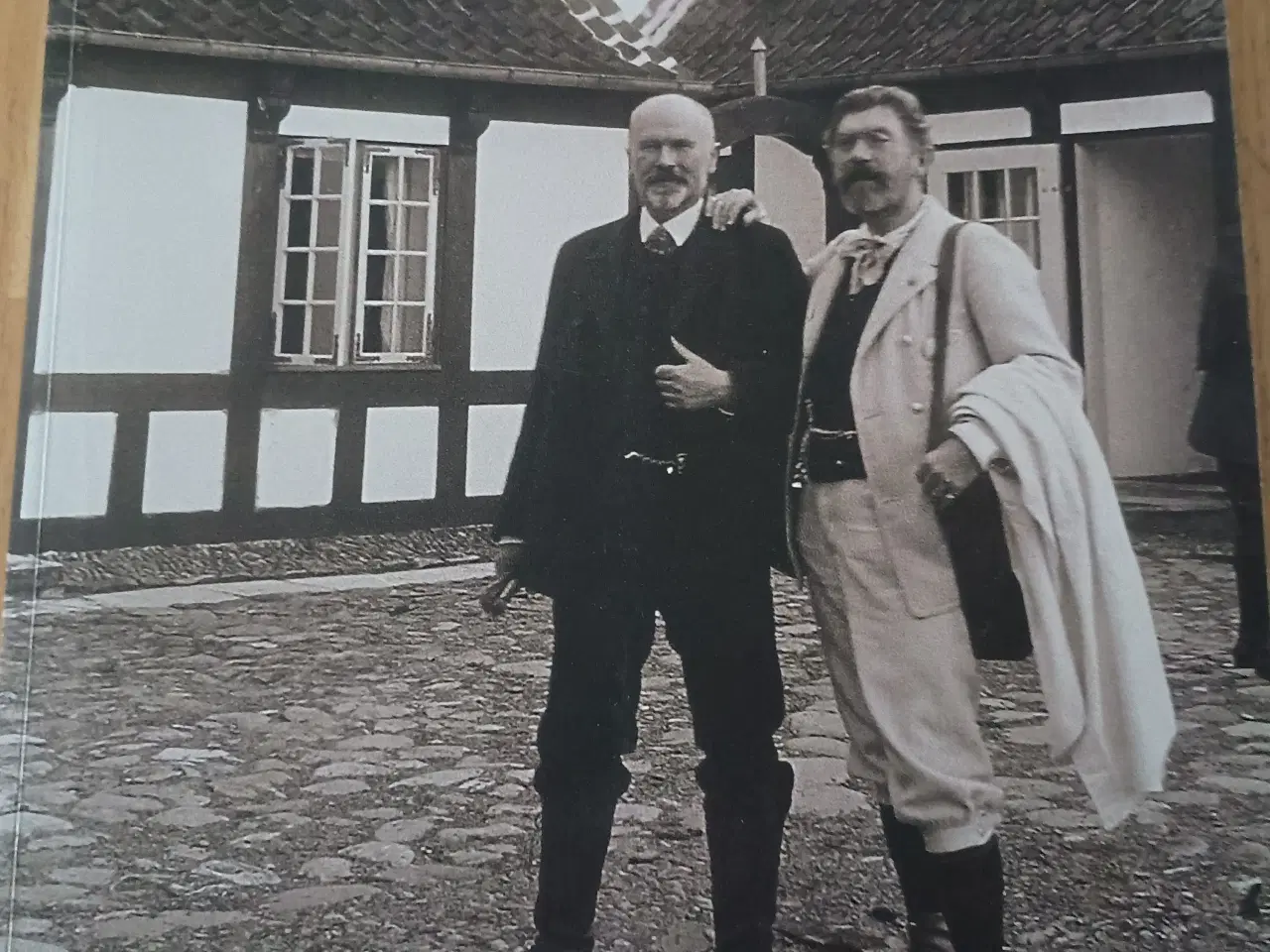 Billede 2 - Arken, kunstmagasiner.
