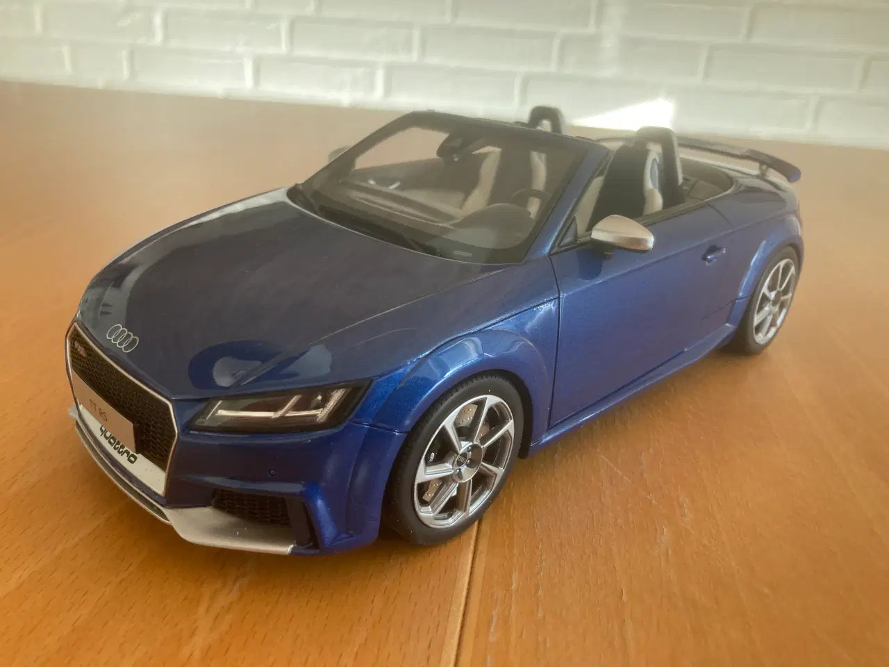 Billede 1 - Audi TT RS 1:18